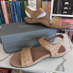 Vionic Women's Cork Textured Sandals